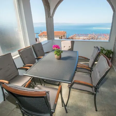 Apartman Nina Omis Exterior photo