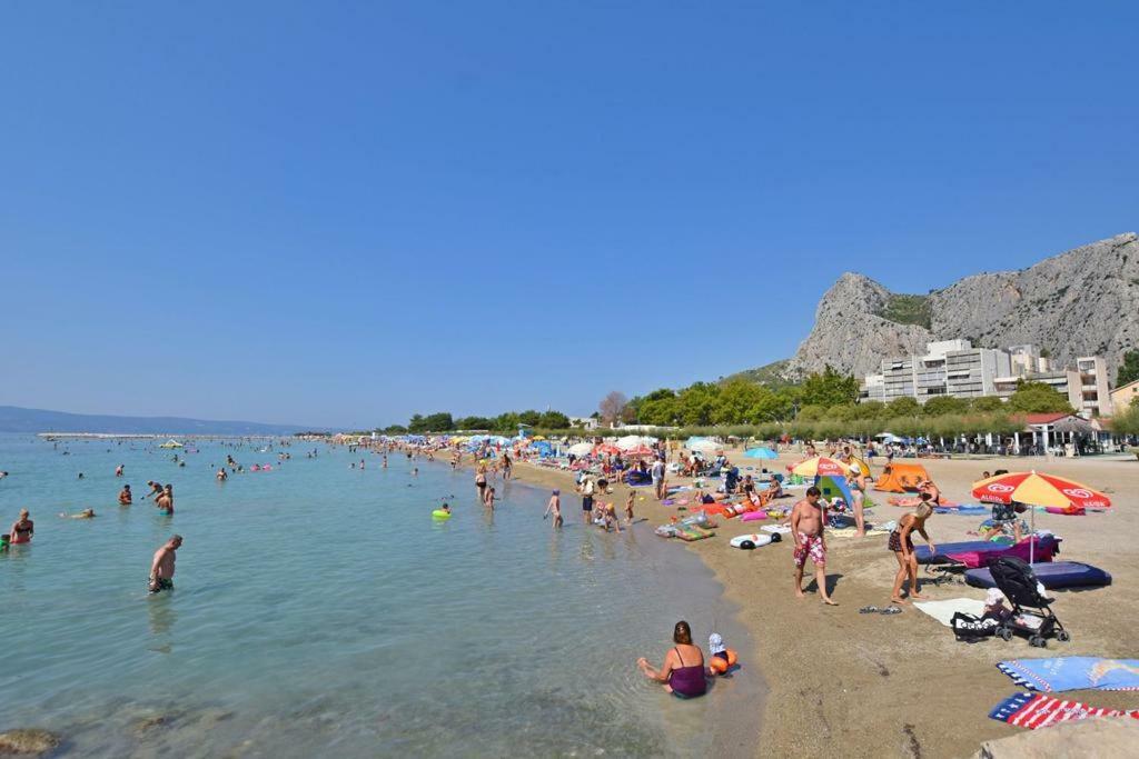 Nina * Omis